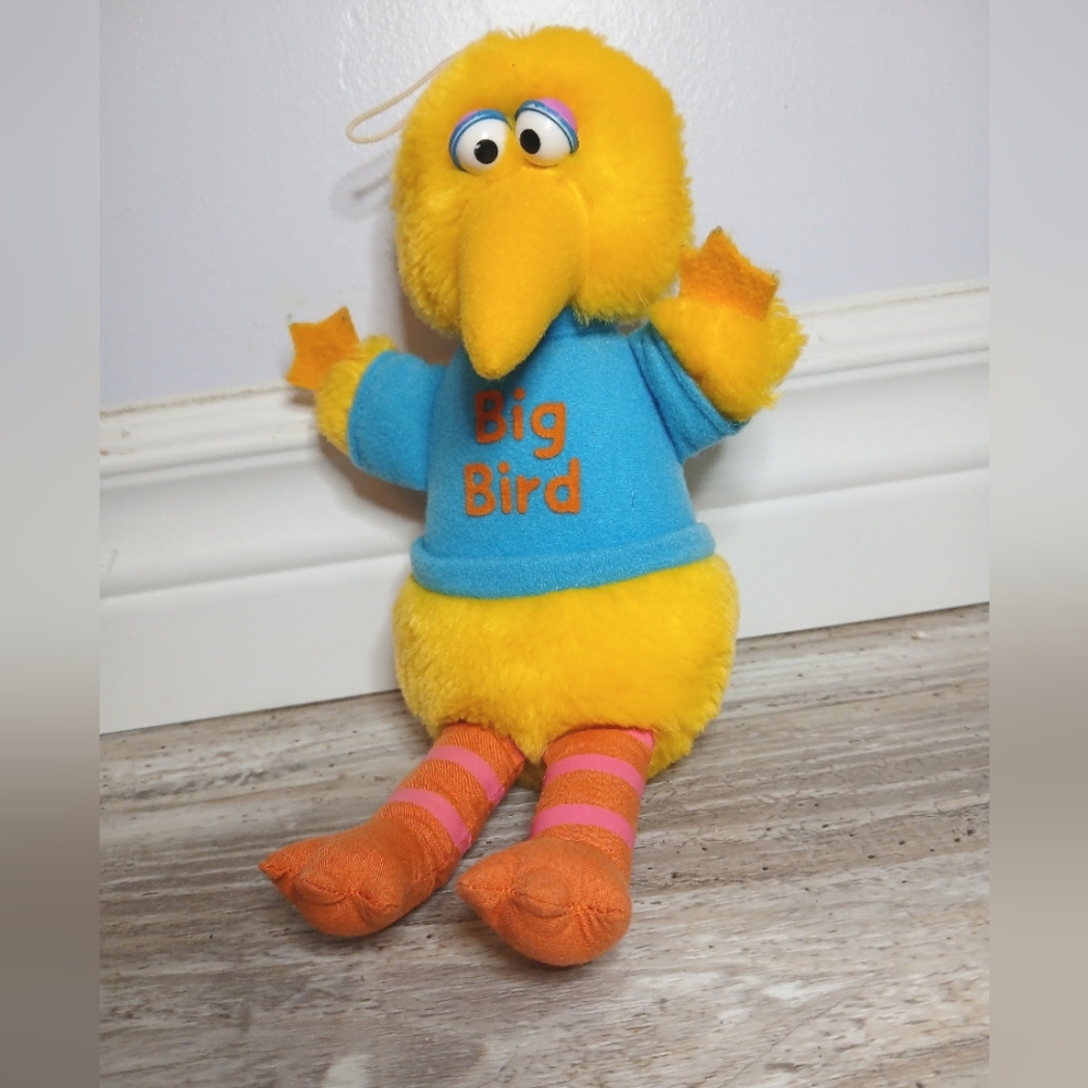 Vintage 1983 Playskool Sesame Street Big Bird Plush 9″ – Excellent Condition